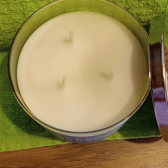 Three Wick Candle - Picture 3 of 5